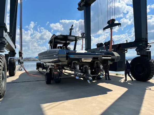 Imbarcazione in cantiere